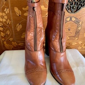 Fabulous and Timeless Tory Burch Boots size 10